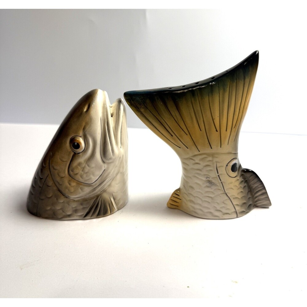 Large Mouth Bass Fish Salt & Pepper Shakers Signed Vintage USA